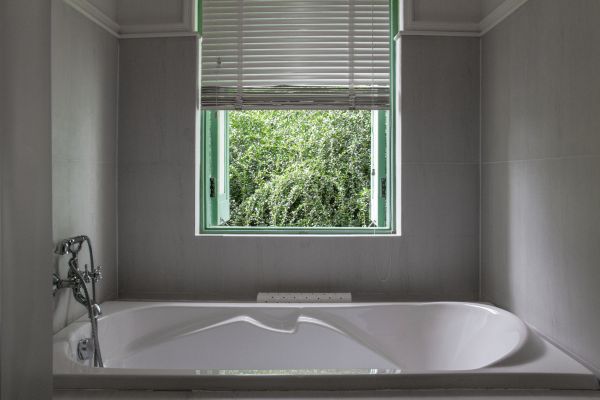 Fiberglass Tub Installation in Milford